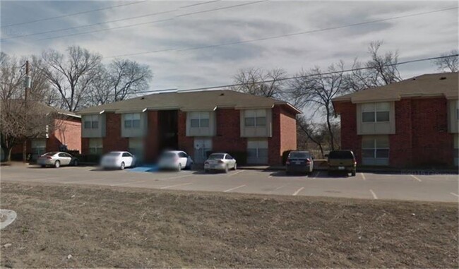 Building Photo - 409 S State Hwy 78
