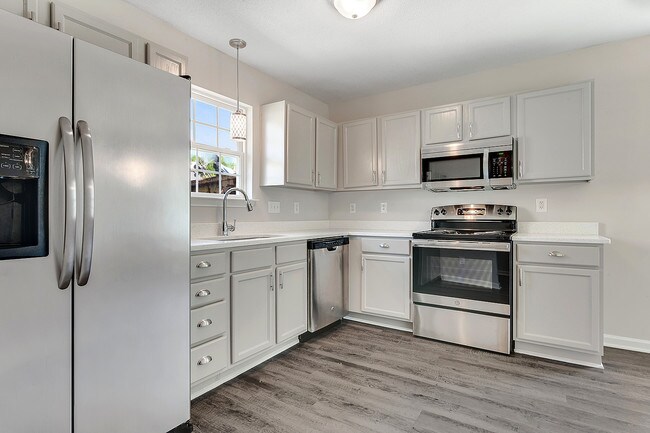 Building Photo - 1611 Eagles Landing Dr
