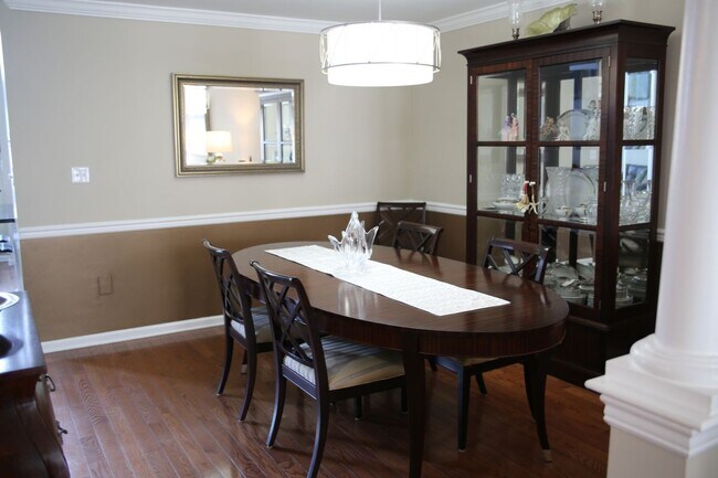 Foto del edificio - 18 Rosewood Ct