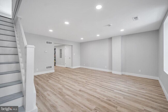 Foto del edificio - 123 Ford St