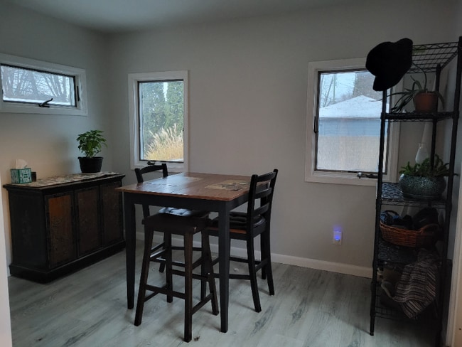 Building Photo - 15131 Crescentwood Ave