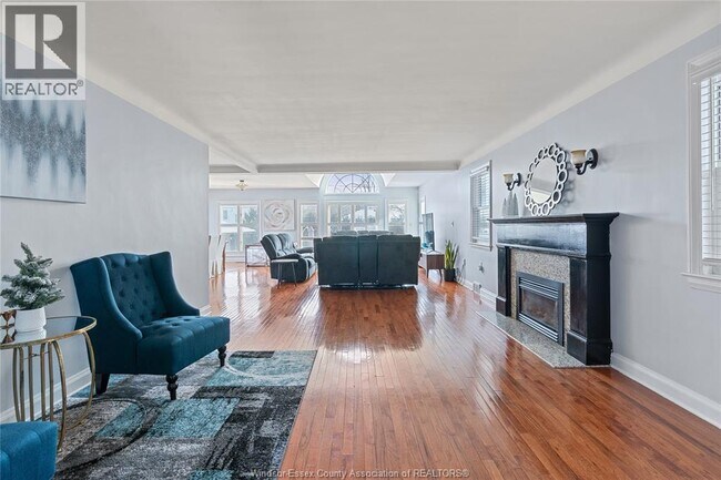 Building Photo - 282 ROSSINI UPPER