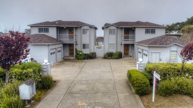 Building Photo - 2320-2322 Francisco Blvd