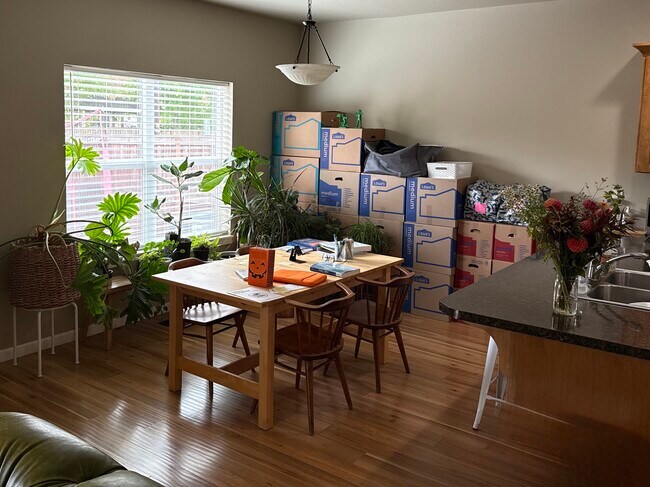 Foto del edificio - 1926 NW Kale Way