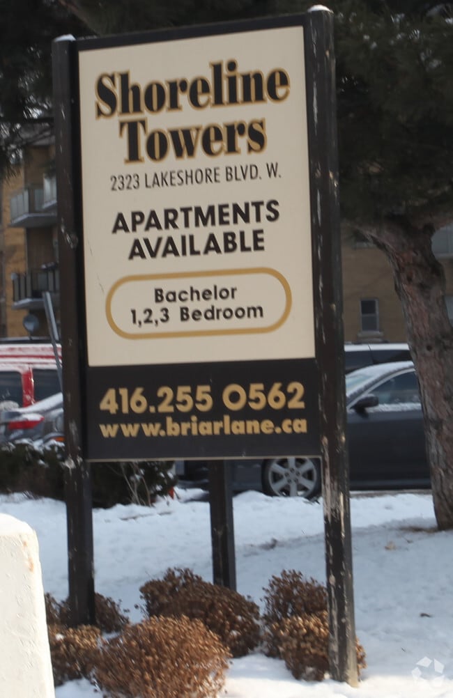 Building Photo - Shoreline Towers