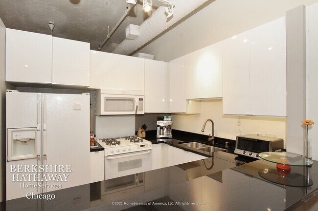 Foto del edificio - 333 W HUBBARD Street