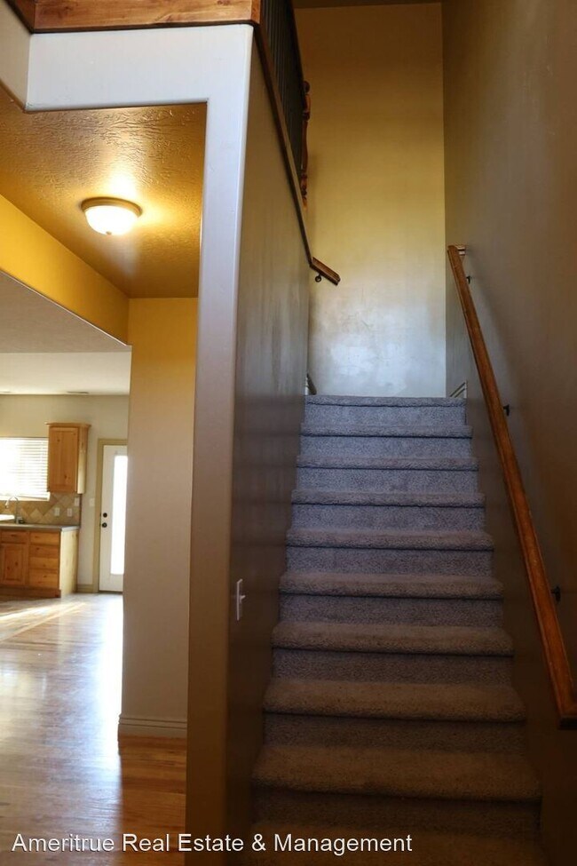 Foto del edificio - 3 br, 2.5 bath House - 628 N 220 E