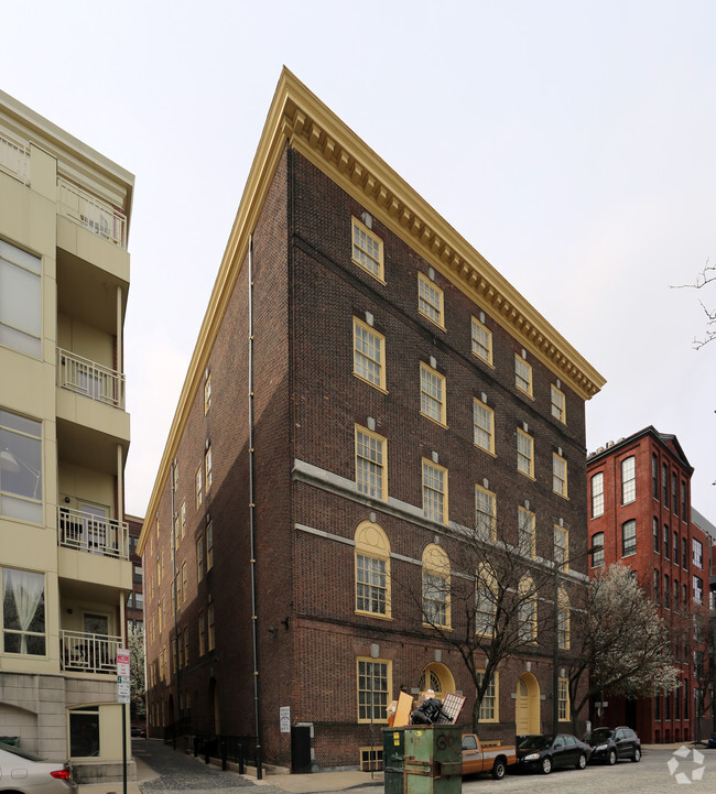 Building Photo - Penn's View