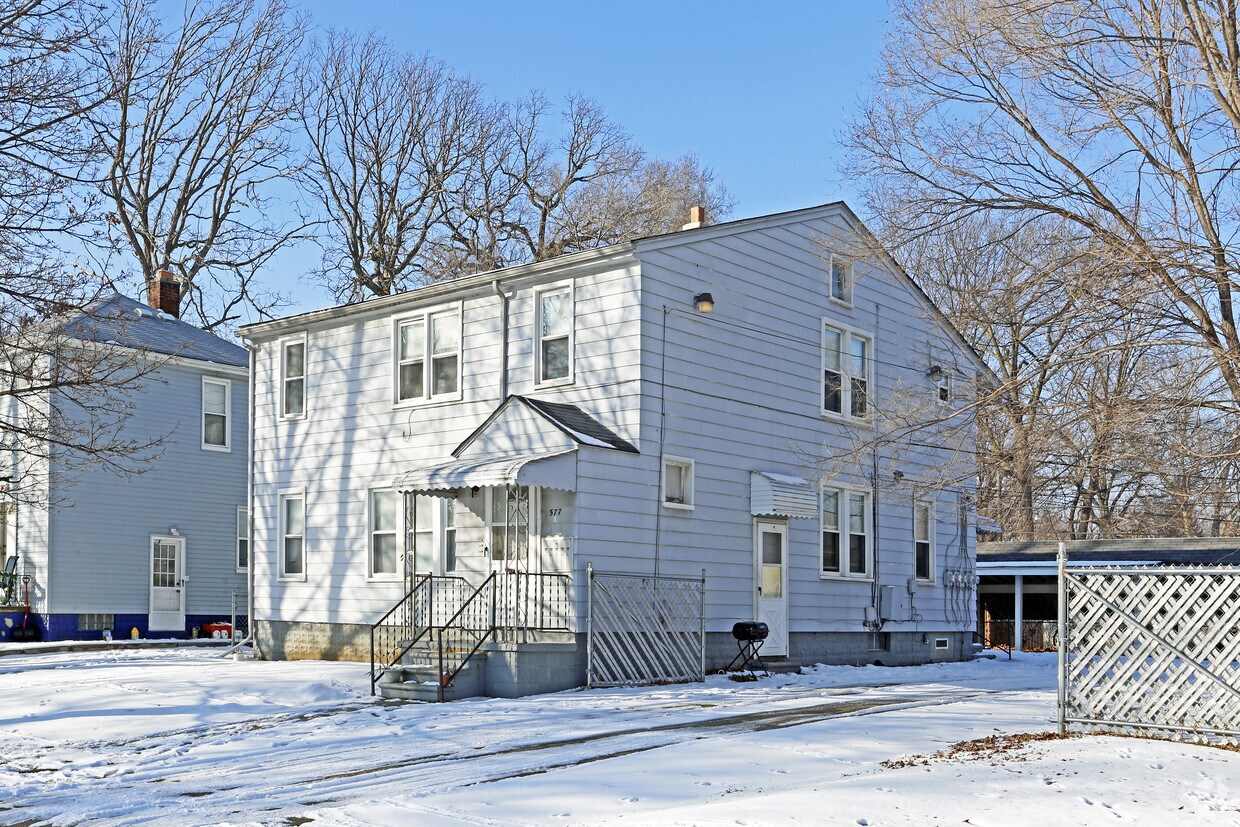 577 E Mapledale Ave, Hazel Park, MI 48030 Apartments in Hazel Park