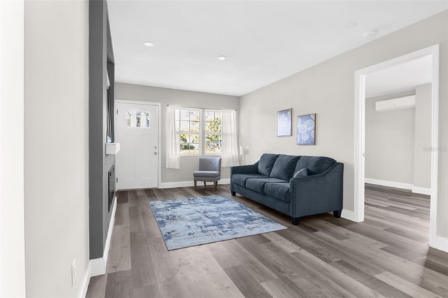 Building Photo - 5318 9th Ave N