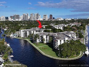 Building Photo - 1301 River Reach Dr