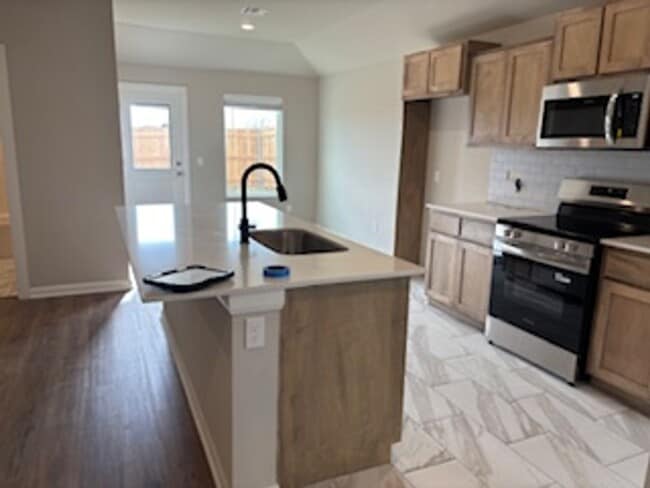 Building Photo - Must See!! First Month Free!