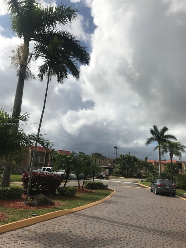 Foto del edificio - 4900 NW 79th Ave