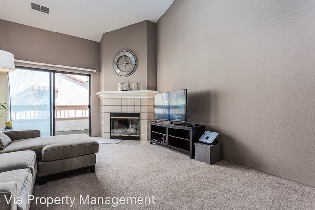 Building Photo - 1531 S Villa Way