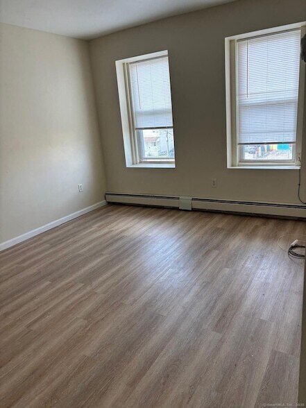 Foto del edificio - 1057 E Main St