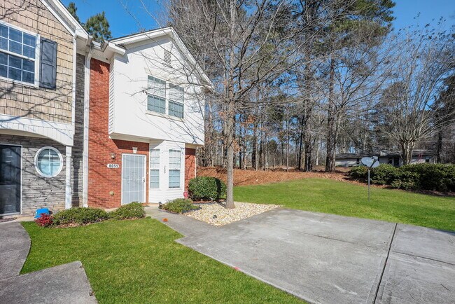 Foto del edificio - 6055 Camden Forrest Dr