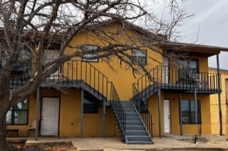 Building Photo - 402 SE 6th St