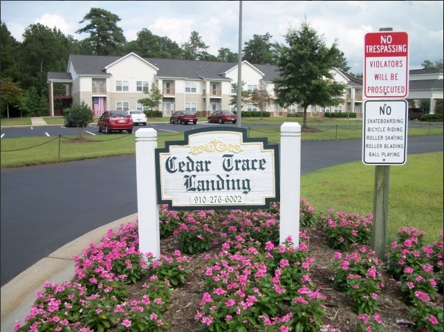 Building Photo - Cedar Trace Landing