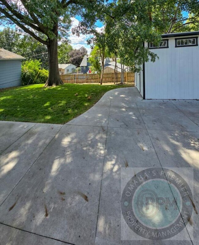 Foto del edificio - First Month Rent Free!! Beautiful 4 Bed 2 ...