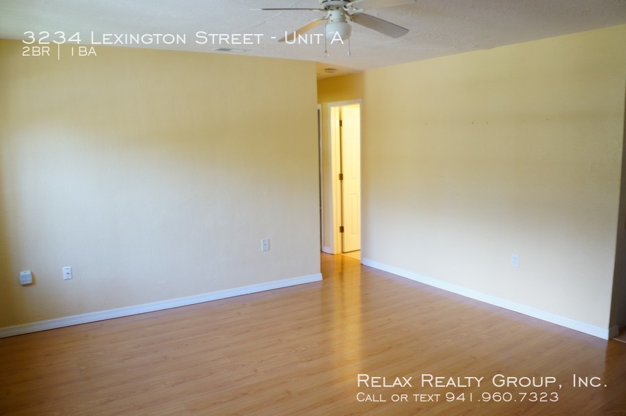 Building Photo - Charming 2 bedroom/1 bath duplex in Gulf Gate
