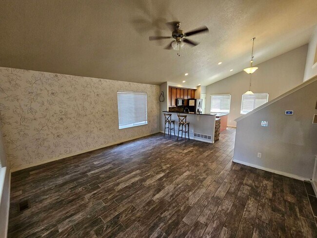 Foto del edificio - 5 Bed 4 Bath In Fountain!!!