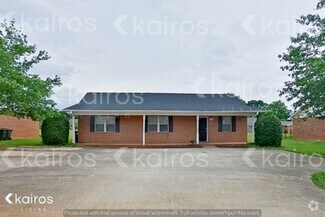 Building Photo - 320 Deer Park Dr