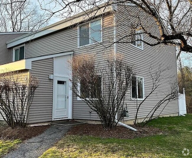 Building Photo - O1 Grandview Dr