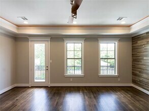 Building Photo - 1023 E 24th St