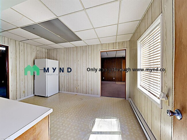 Building Photo - 1 br, 1 bath  - 704 N Naches Ave Apt B Apt B
