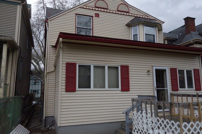 Foto del edificio - 341 Melwood Ave