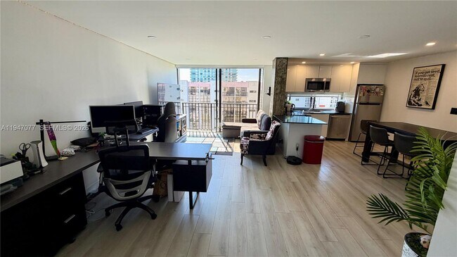 Foto del edificio - 16919 N Bay Rd