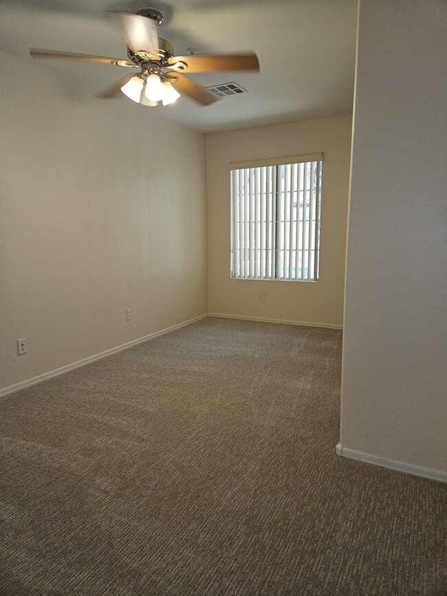Photo - 3 Bed 3 Bath 2 CG Walking distance to Downtown Gilbert. Great Location Townhome
