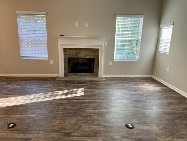 Building Photo - 913 Shelby Farms Cir