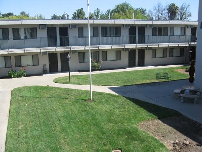 Building Photo - Doyle Gardens