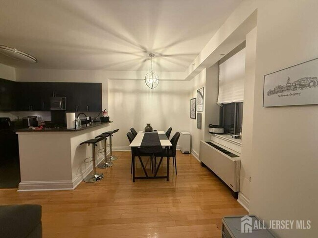 Building Photo - 1 Spring St