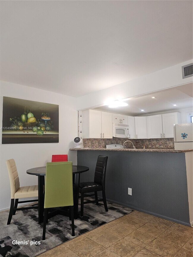 Foto del edificio - 20400 W Country Club Dr