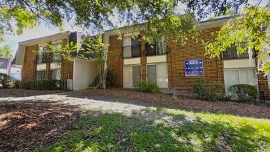 Building Photo - 1700 SW 16th Ct