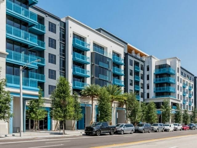 Building Photo - 500 N Andrews Ave