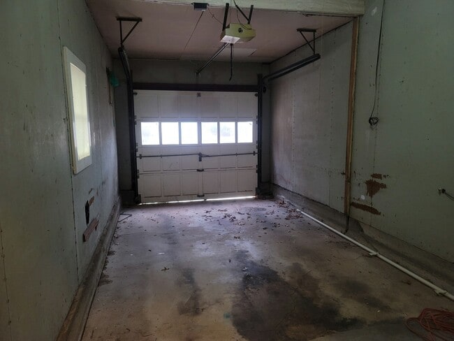 Building Photo - 2109 S Parkwood Ln