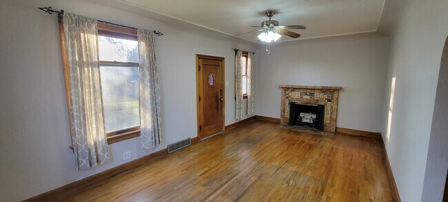 Building Photo - 235 7th Ave E