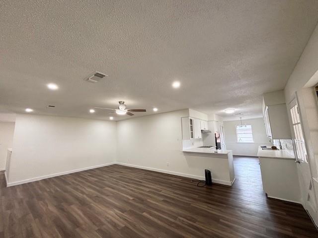 Building Photo - 1618 Oakridge Dr