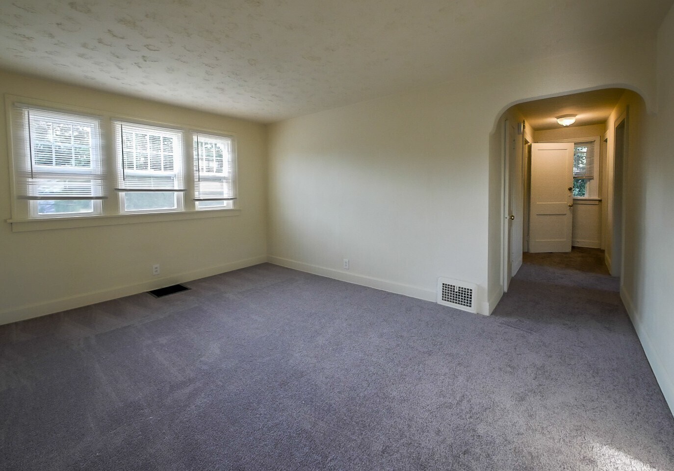 1163 S Green Rd South Euclid, OH 44121 – photo 3