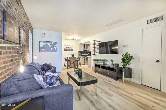 Foto del edificio - 726 S Nebraska St