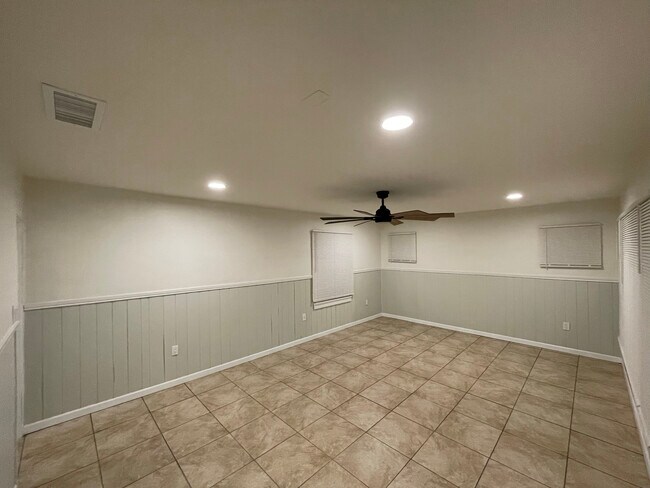 Building Photo - 6948 Gentry Ave