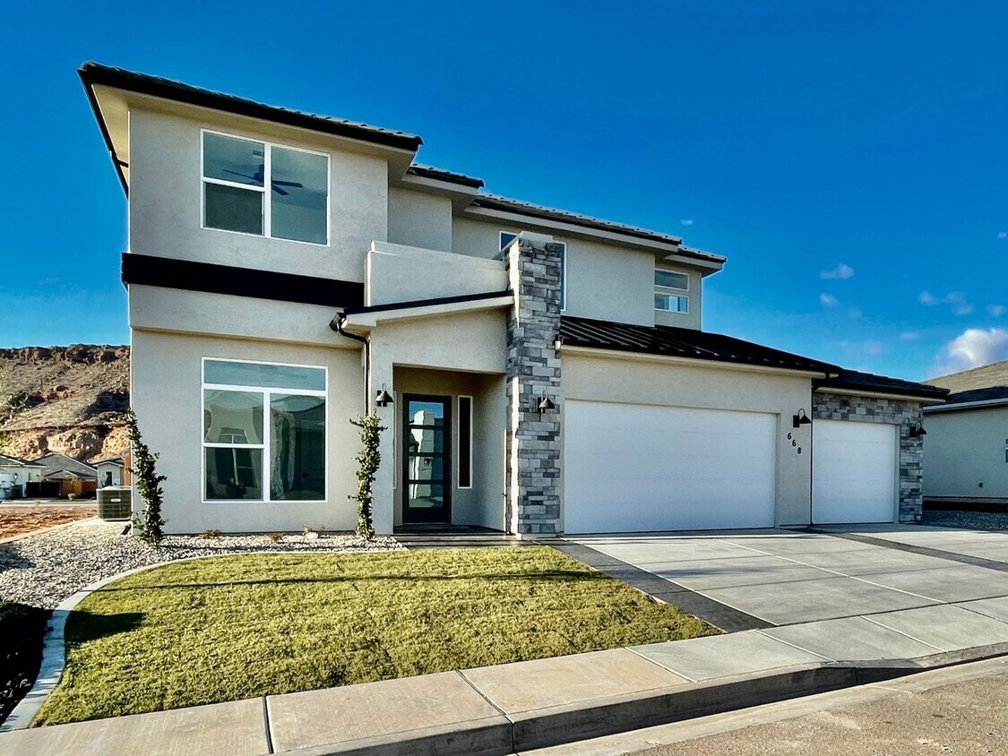 Foto principal - Four-Bedroom Home in Washington Fields