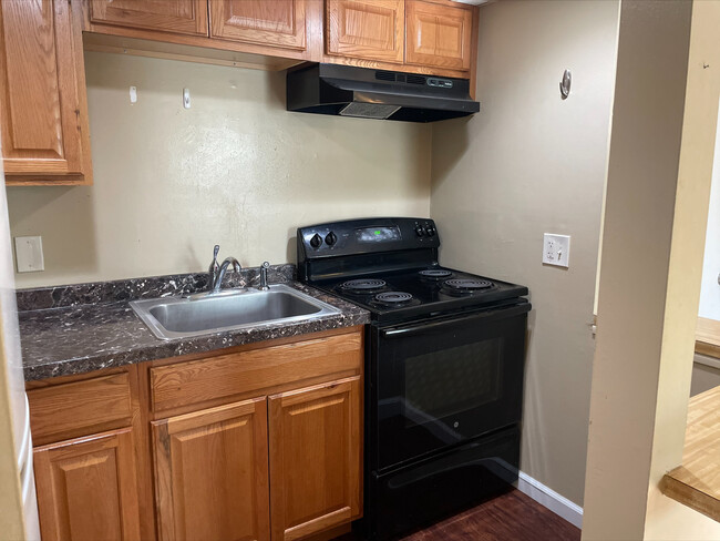Foto del edificio - 526 Tallmadge Rd