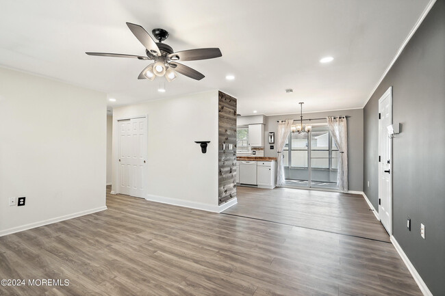 Building Photo - 301 Clairmore Ave