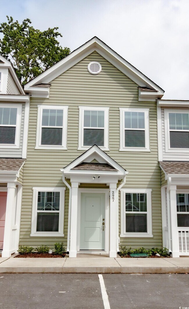 Building Photo - 227 Crescent Wy