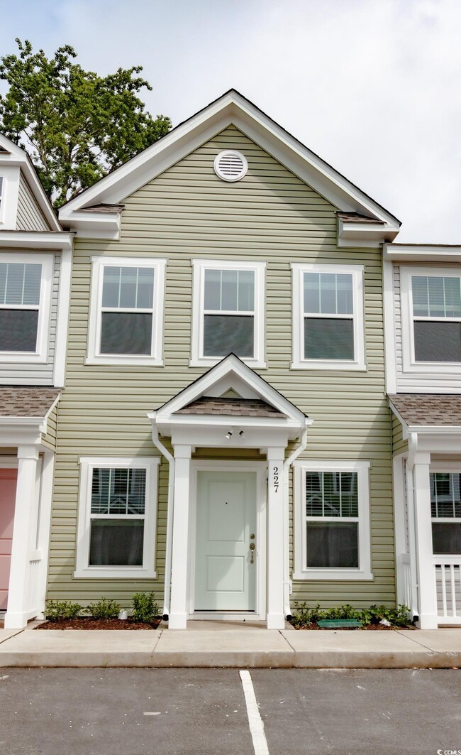 Foto del edificio - 227 Crescent Wy