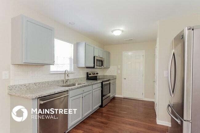 Foto del edificio - 3135 Reid Brook Ln